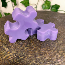 Load image into Gallery viewer, Black raspberry vanilla puzzle shaped wax melts
